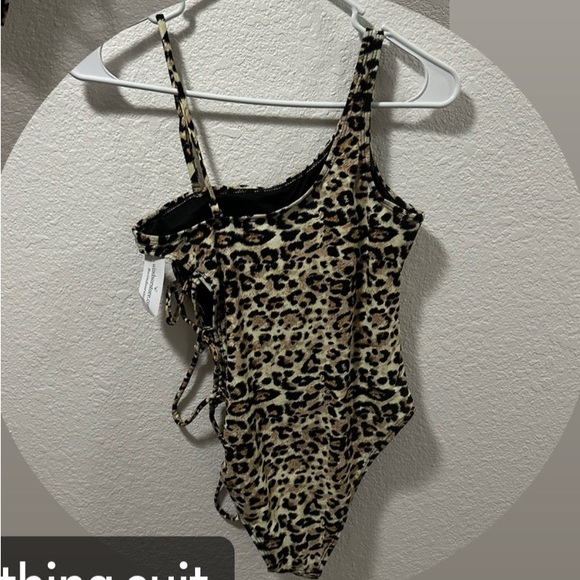 Leopard Print Swimsuit - Picture 2 of 6